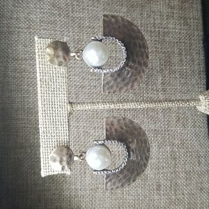 Pearl And Diamind Fashion Earrings